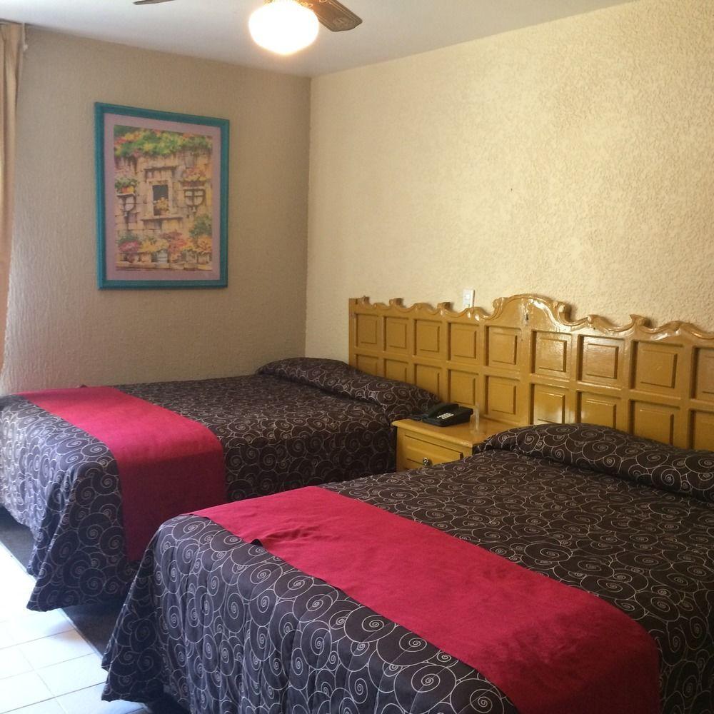 Hotel Colon Express غوادالاجارا المظهر الخارجي الصورة