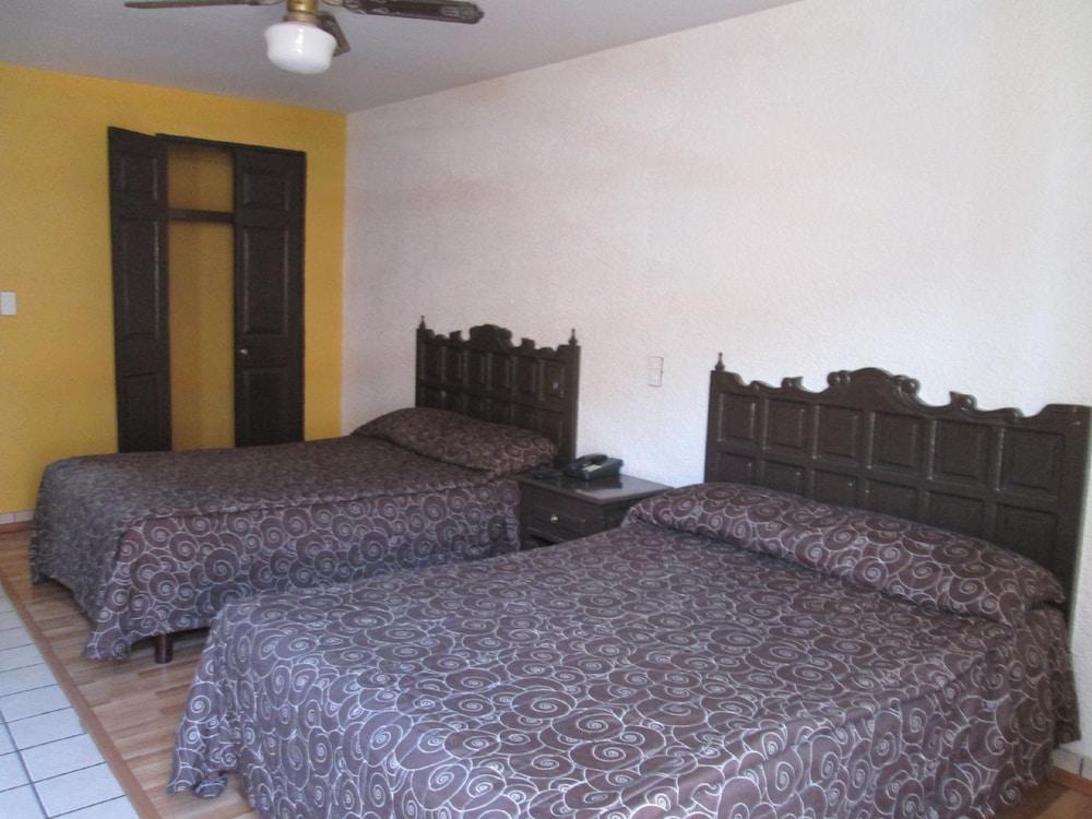 Hotel Colon Express غوادالاجارا المظهر الخارجي الصورة