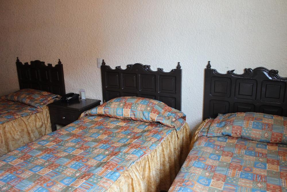 Hotel Colon Express غوادالاجارا المظهر الخارجي الصورة
