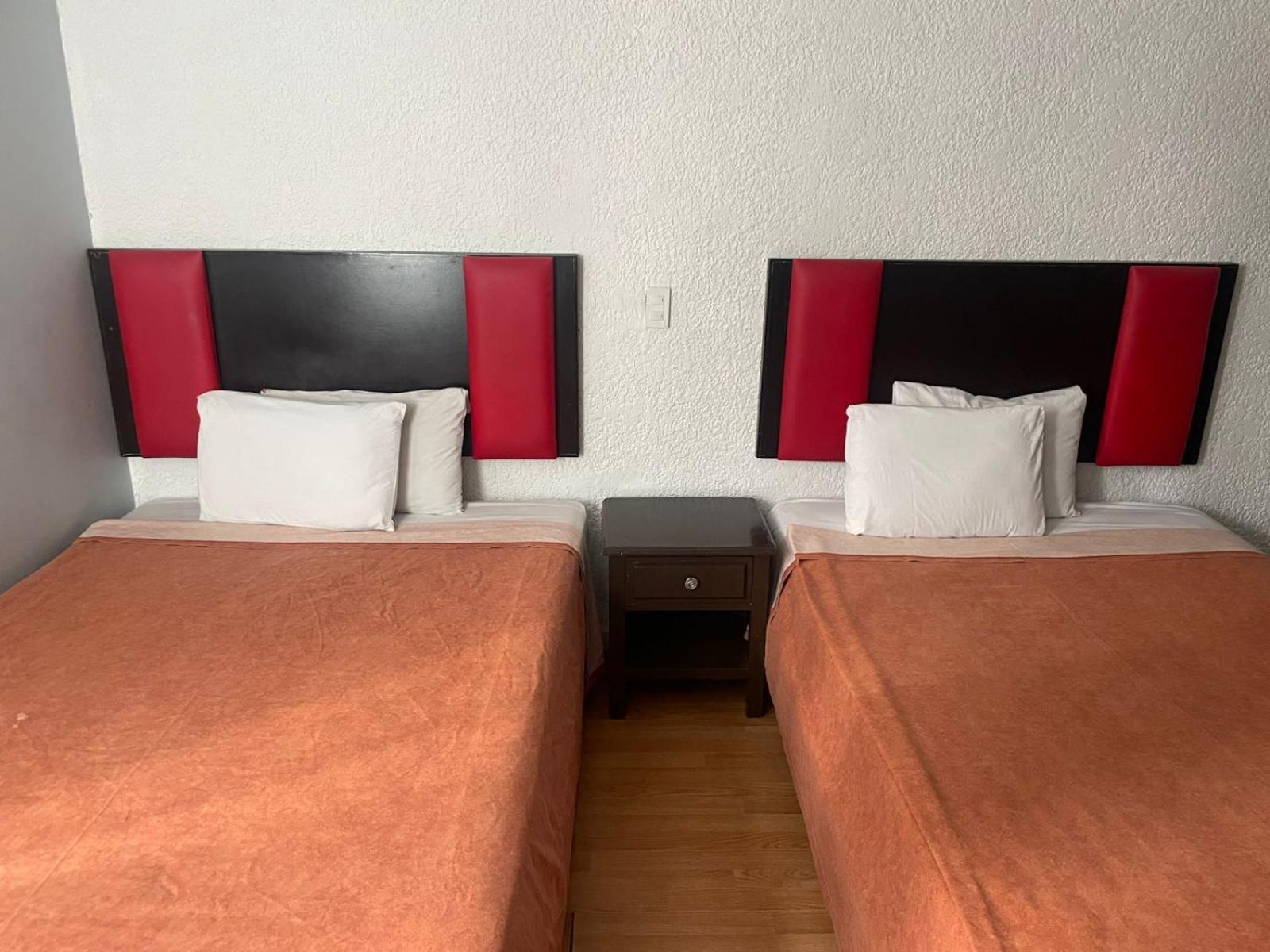 Hotel Colon Express غوادالاجارا المظهر الخارجي الصورة